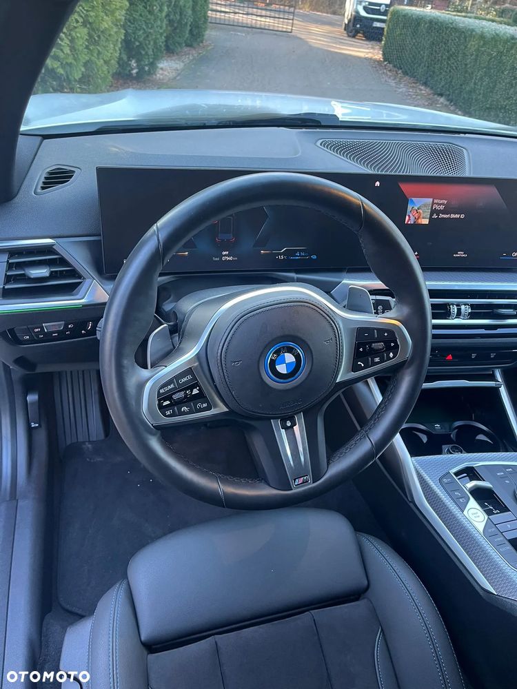 BMW Seria 3 330e xDrive M Sport - 15
