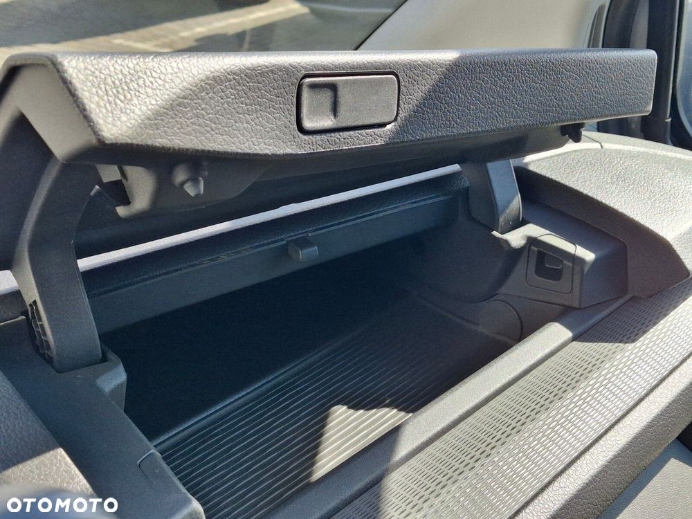 Volkswagen Transporter - 25