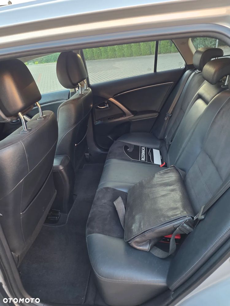 Toyota Avensis 2.0 D-4D Style - 35