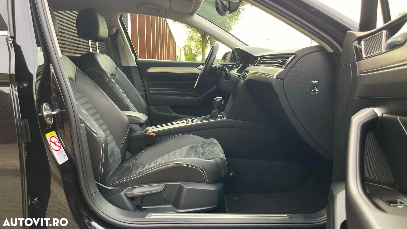 Volkswagen Passat Variant 2.0 TDI SCR DSG Elegance - 22