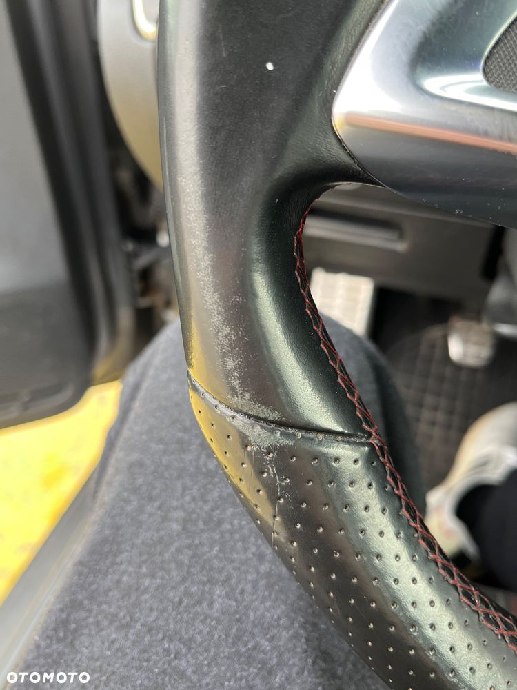 Volkswagen Golf 2.0 GTI - 34