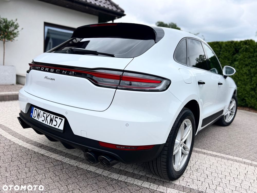 Porsche Macan - 24