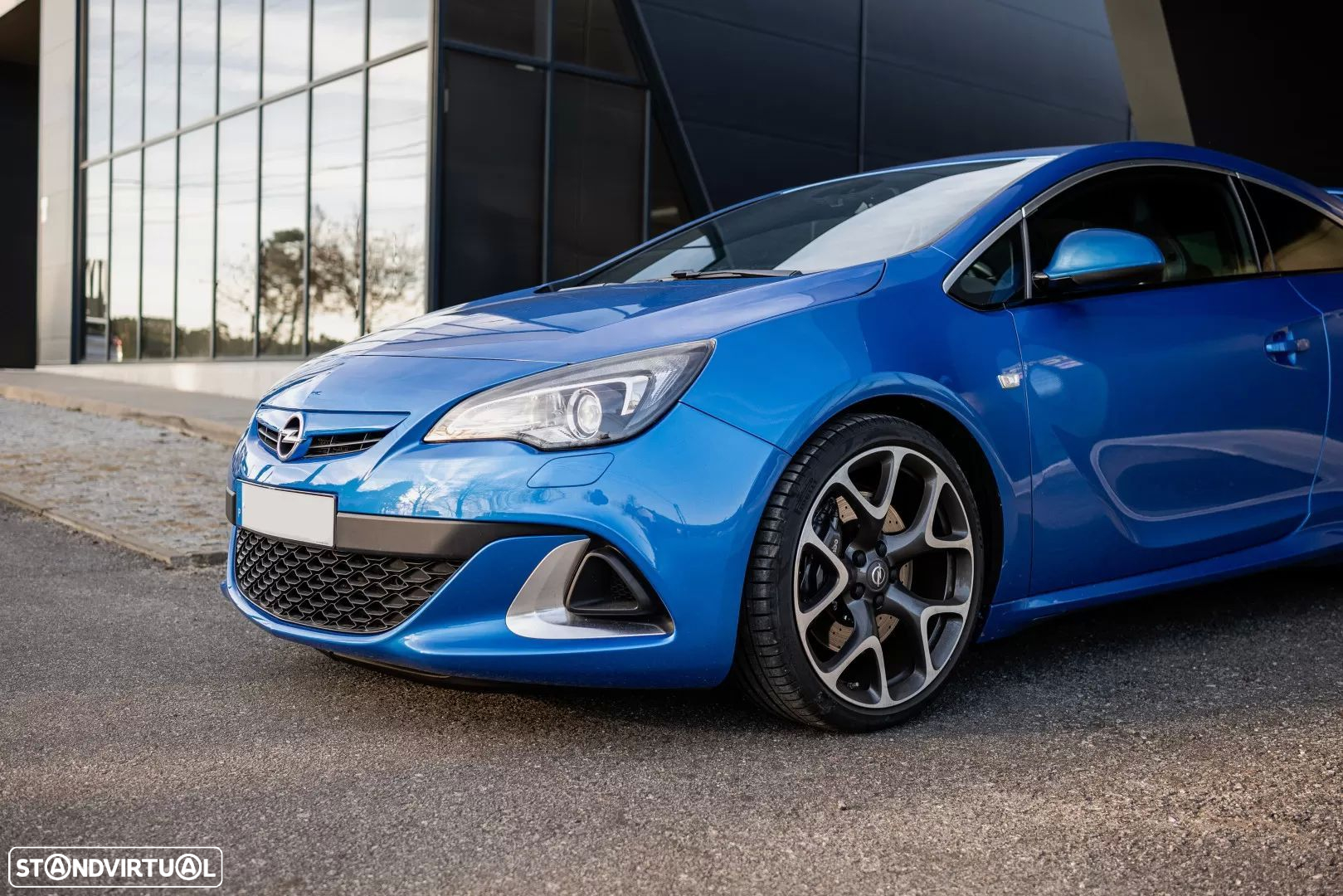 Opel Astra GTC OPC 2.0 T - 10
