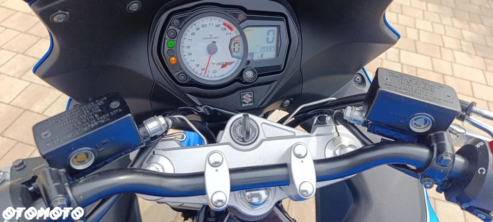 Suzuki GSX - 14