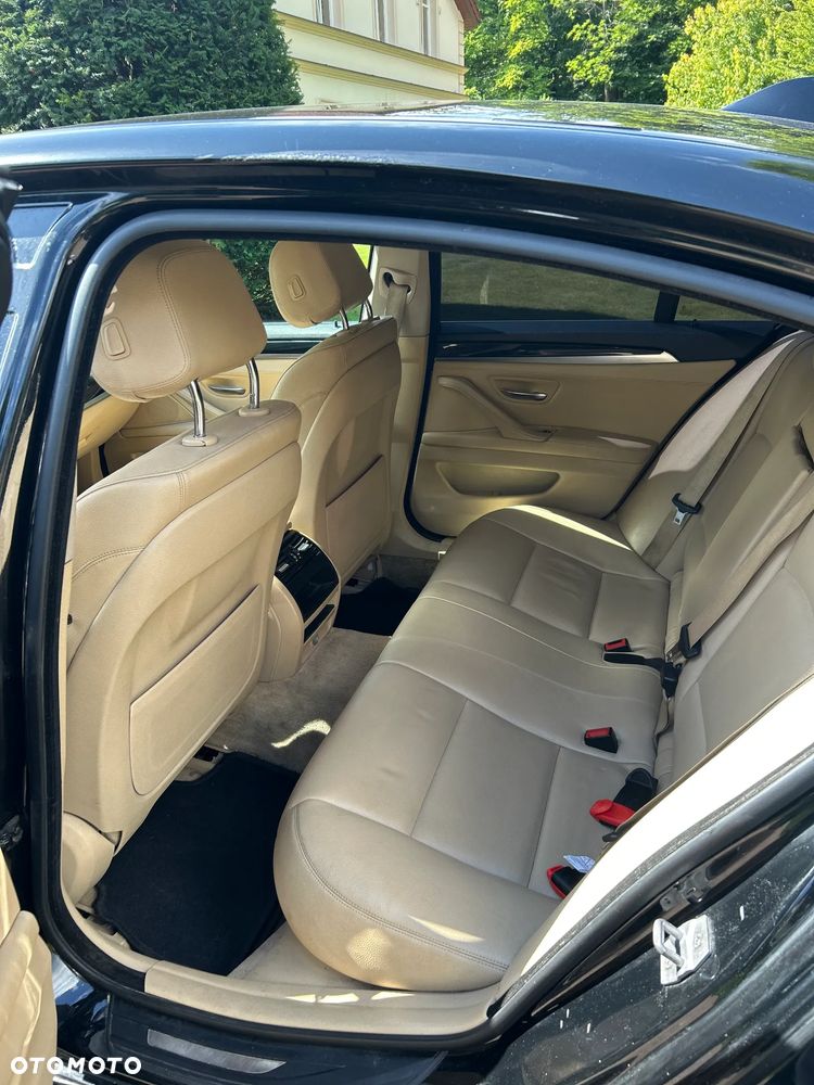 BMW Seria 5 520d xDrive - 4