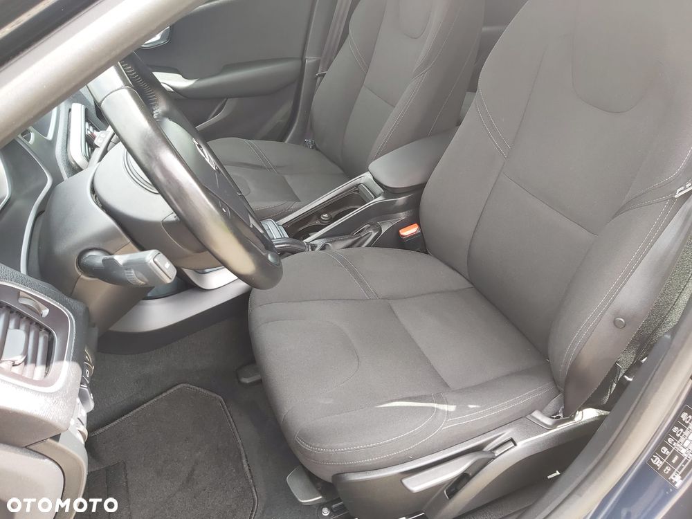 Volvo V40 D2 You - 11