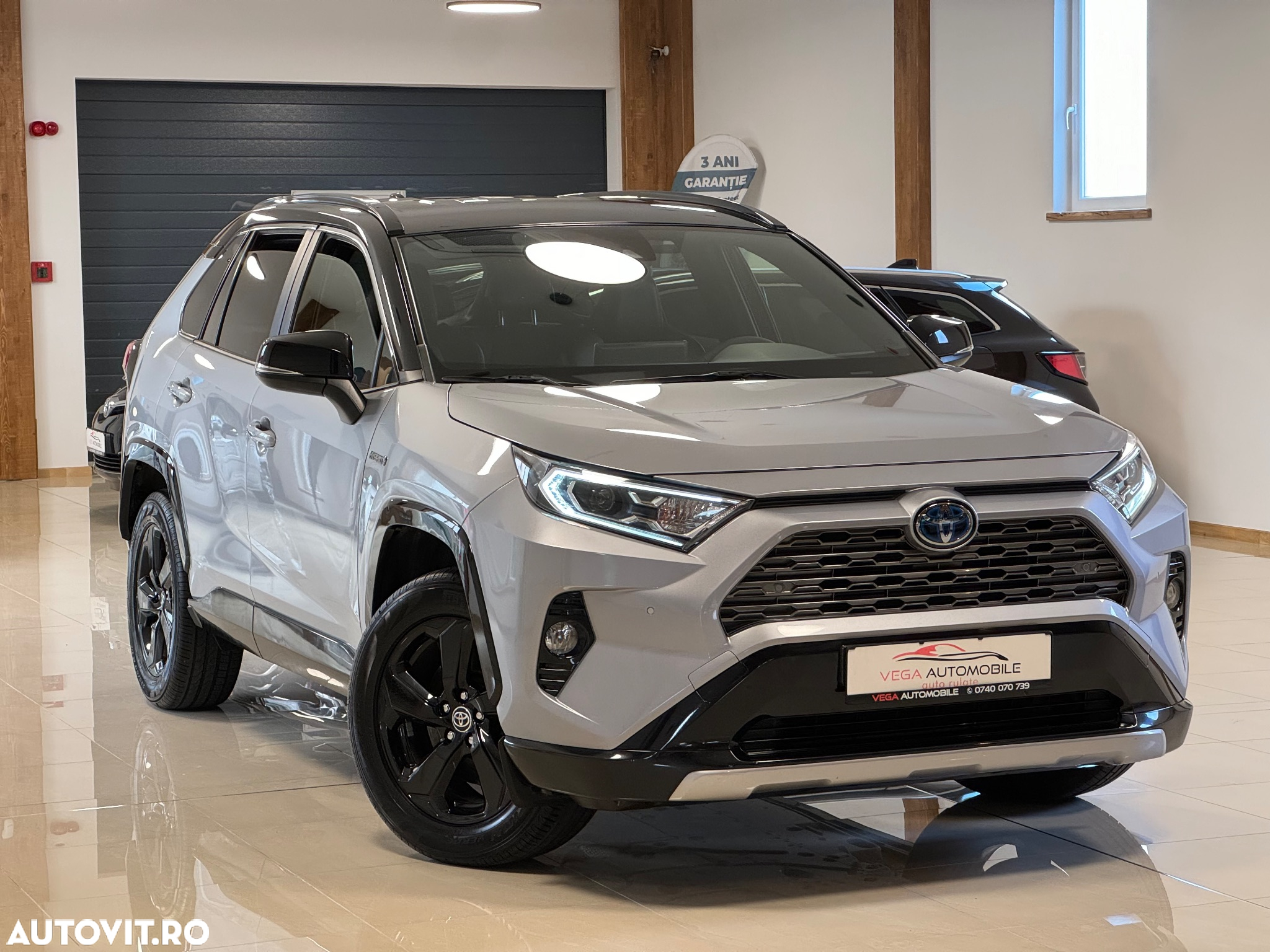Toyota RAV4 2.5 4x4 Hybrid Black Edition - 2