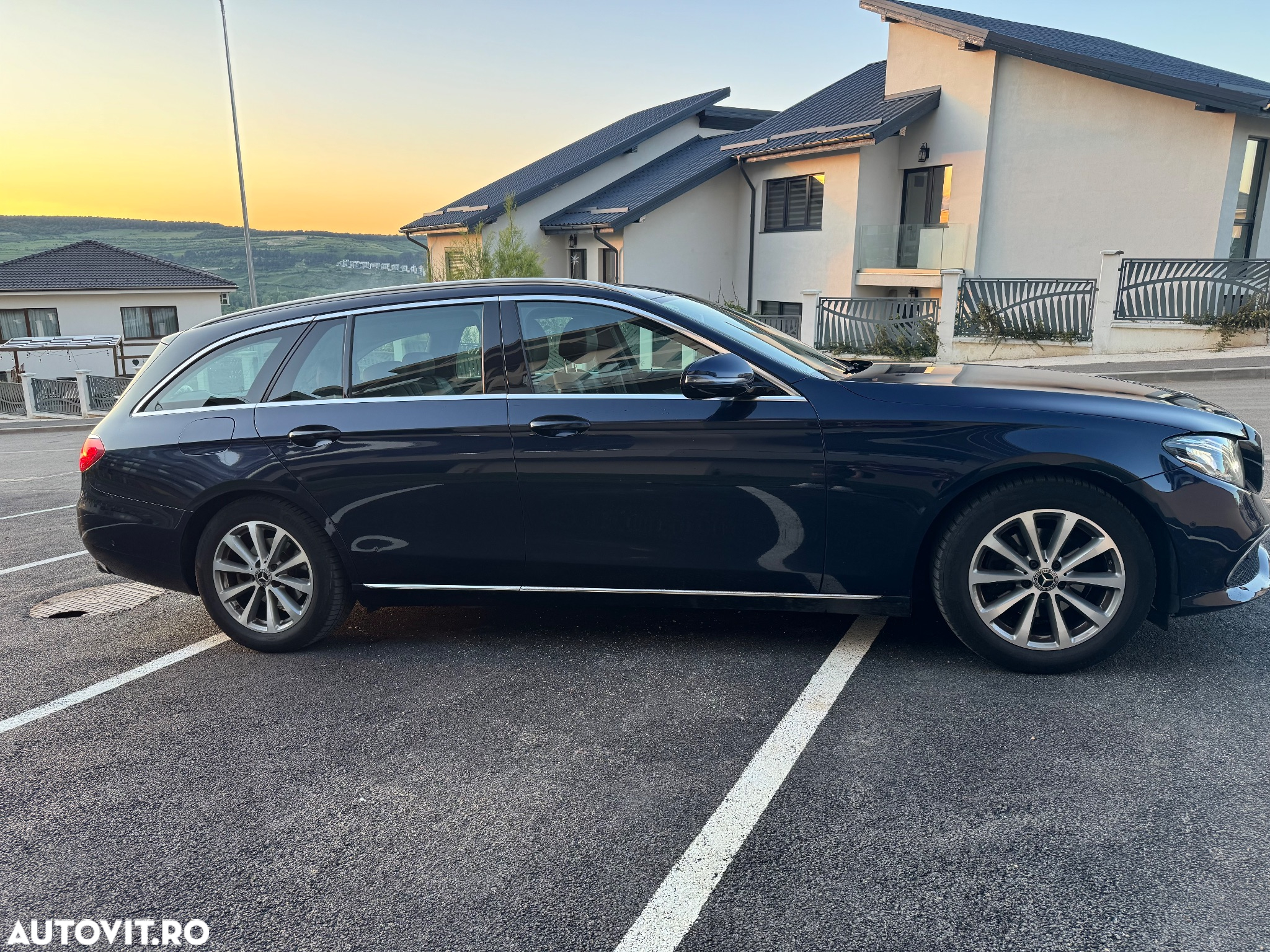 Mercedes-Benz E 200 d T 9G-TRONIC - 4