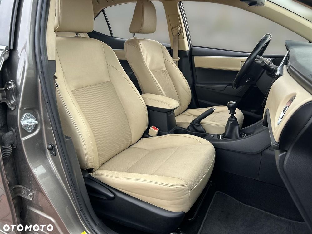 Toyota Corolla 1.6 Prestige EU6 - 9