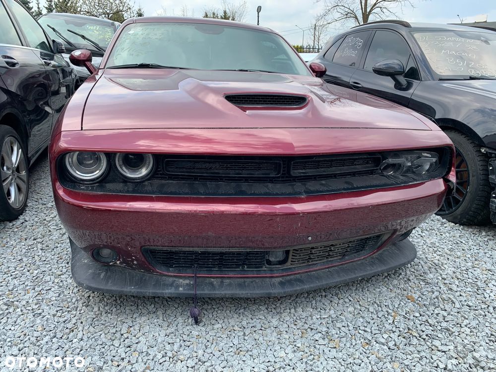 Dodge Challenger - 12