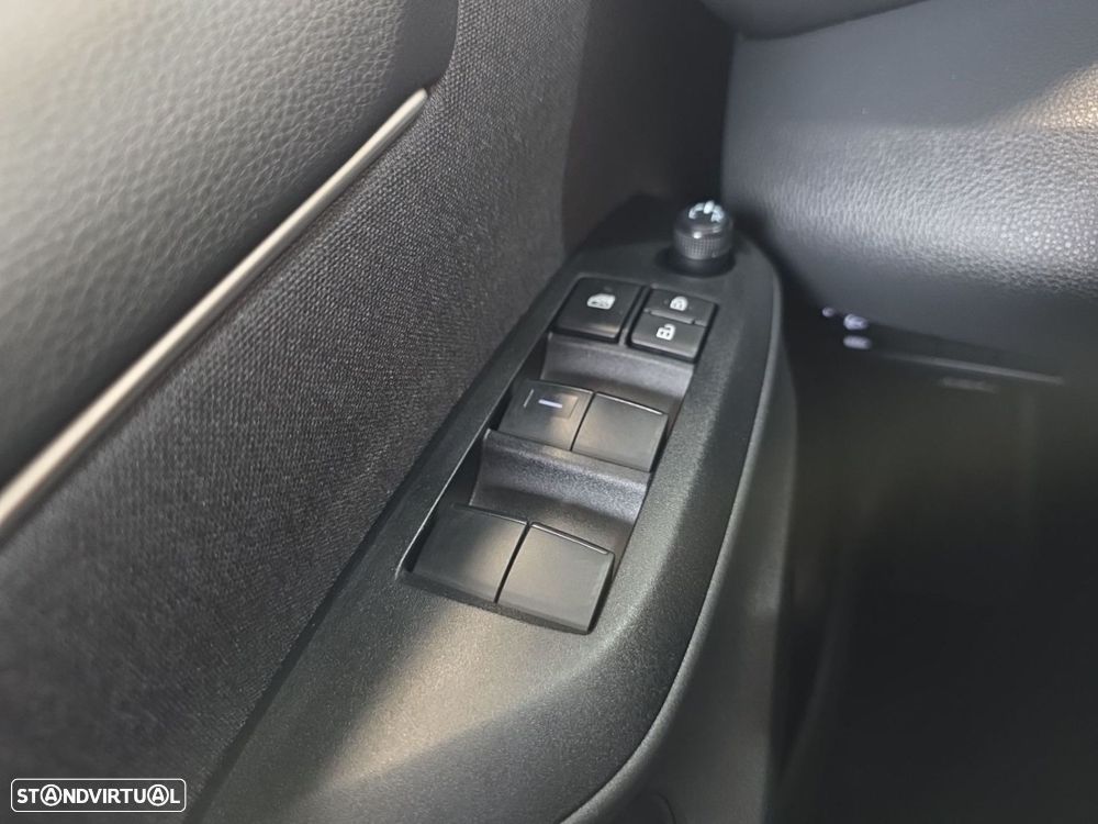 Toyota Yaris 1.5 HDF Comfort Plus - 23