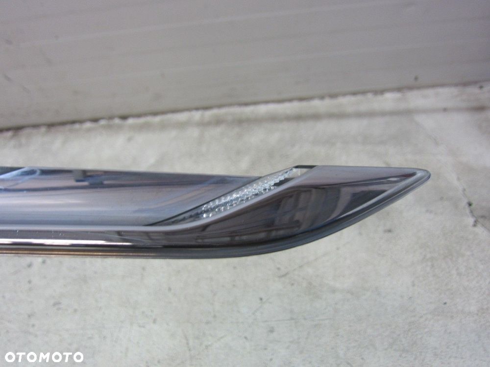 BMW F06 F12 MIGACZ BŁOTNIKA KIERUNKOWSKAZ PRAWY PRZÓD PRZEDNI 63137221860 - 4