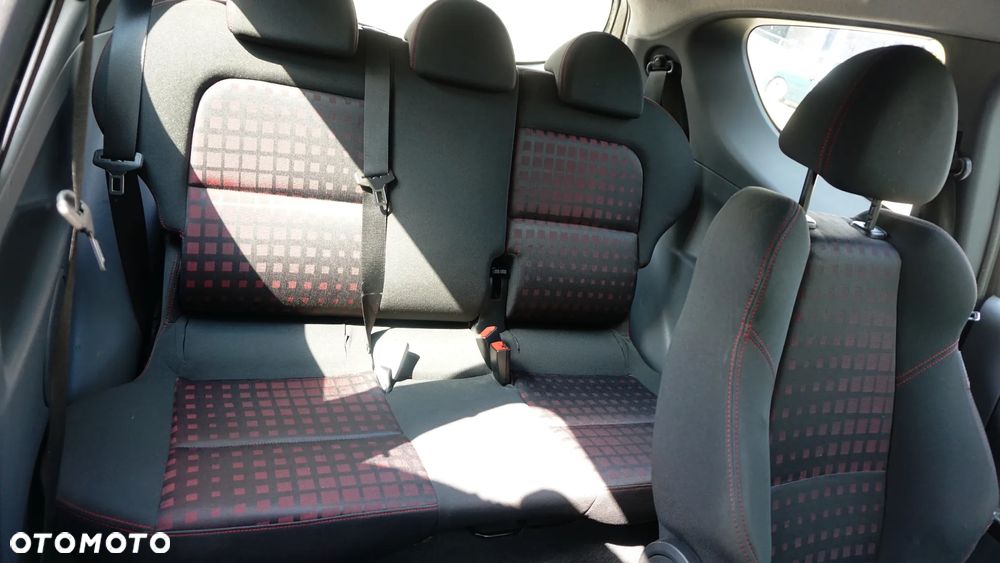 Mitsubishi Colt CZT 1.5 - 12