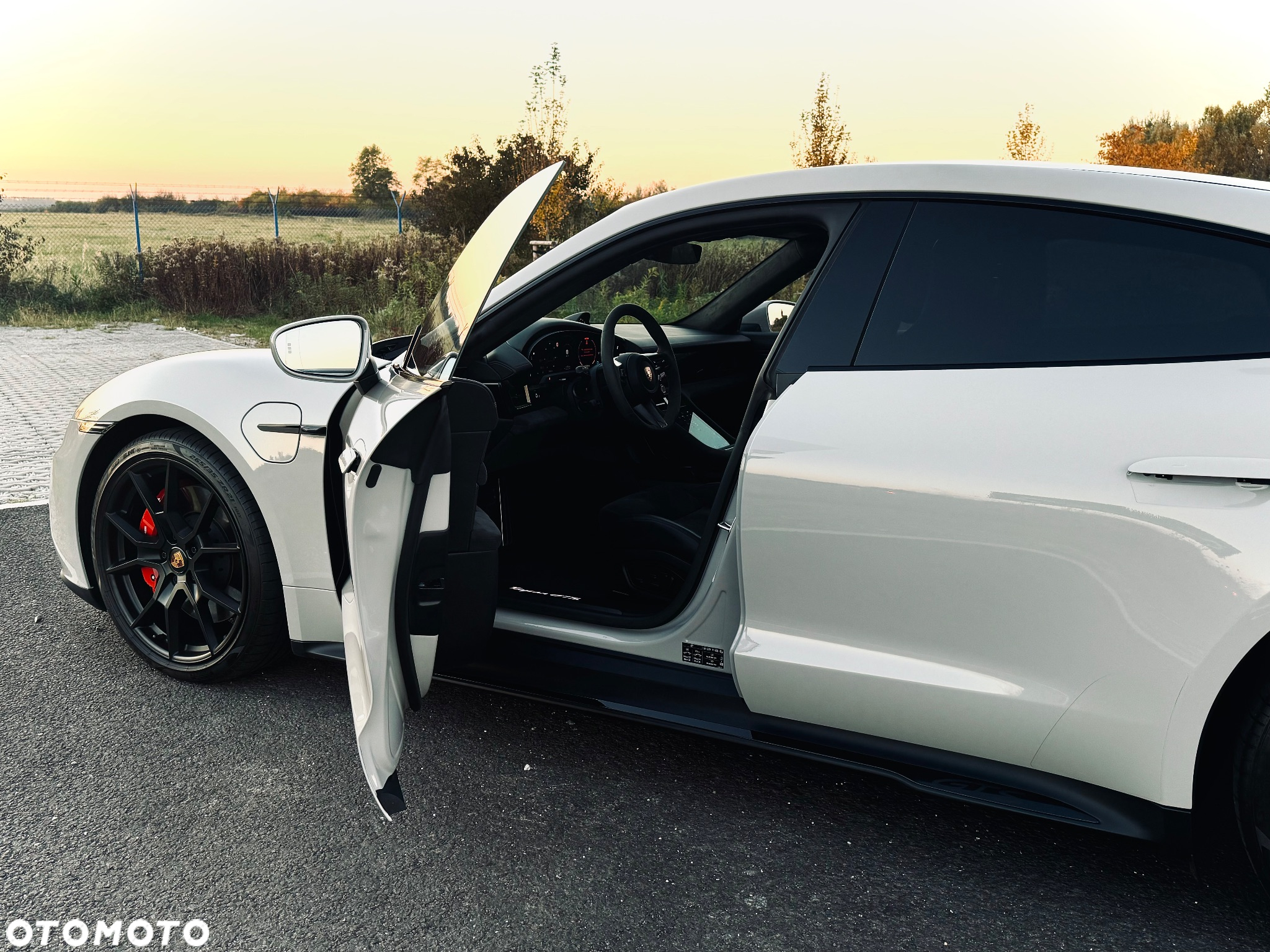 Porsche Taycan GTS - 13