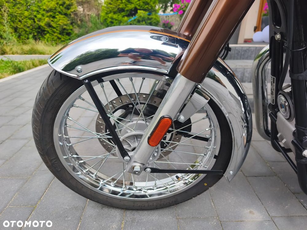Royal Enfield Classic - 25