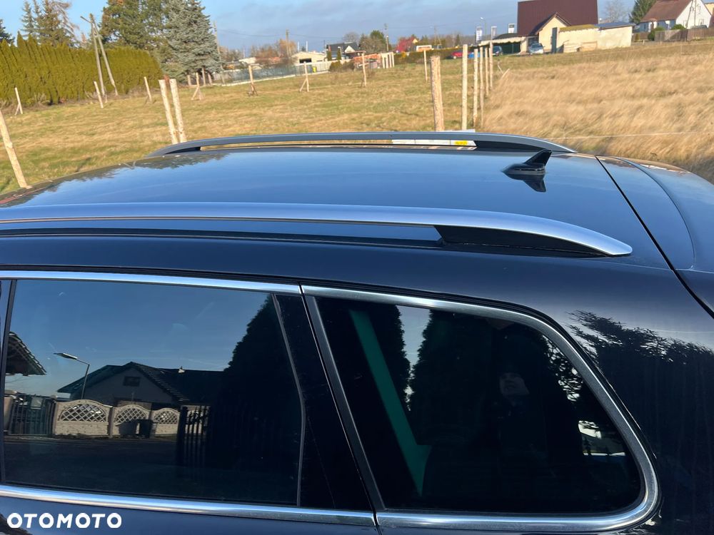 Volkswagen Touareg - 12