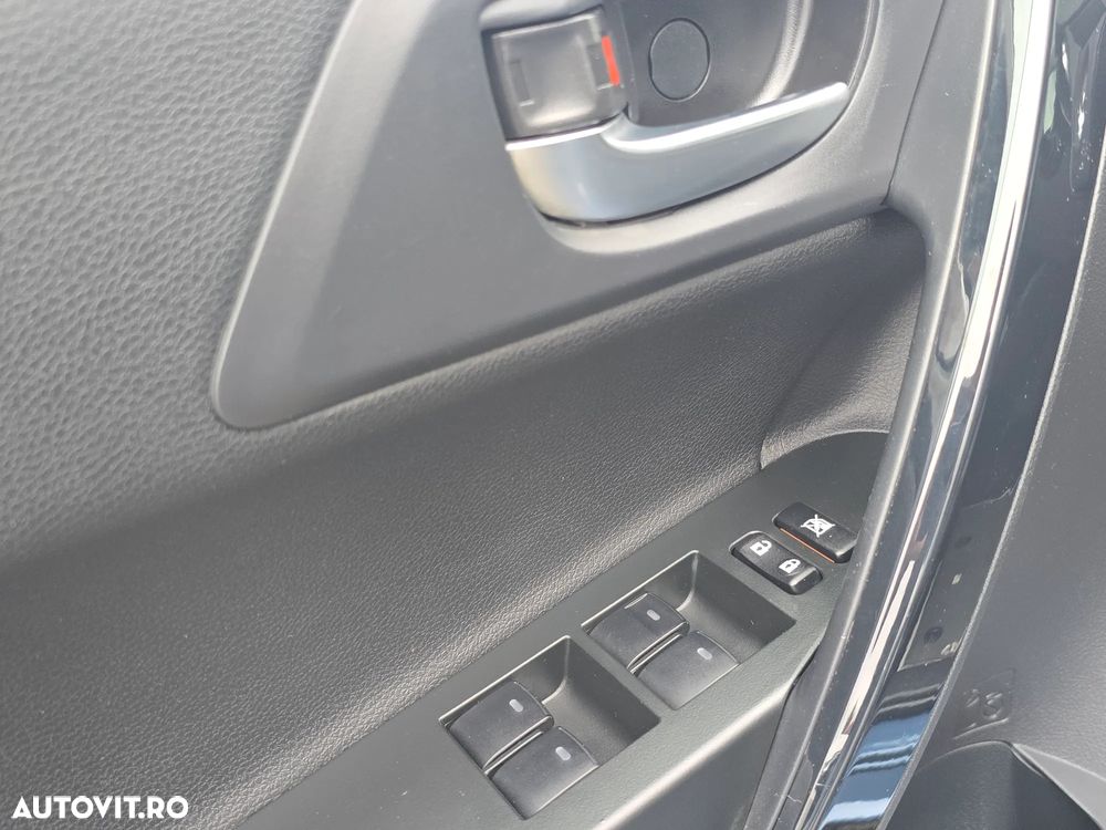 Toyota Auris 1.8 L VVT-i Hybrid Sol - 9