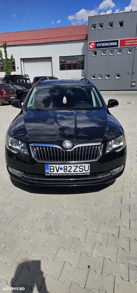 Skoda Superb 2.0 TDI DSG Exclusive - 2