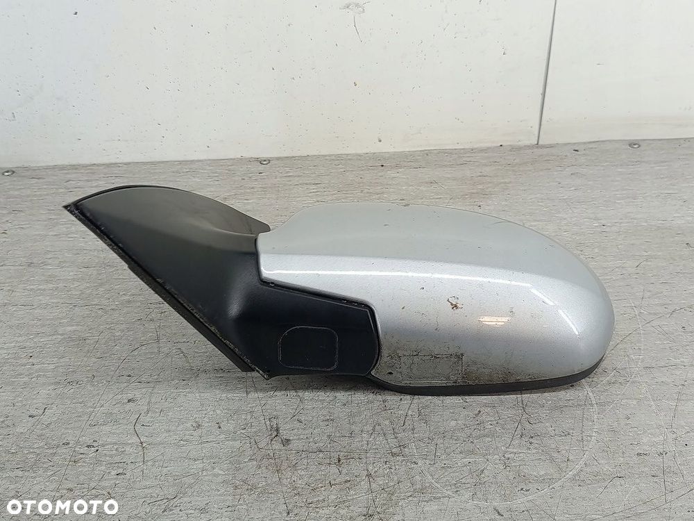 LUSTERKO LEWE HYUNDAI I30 I FL 876102R100 2R - 4