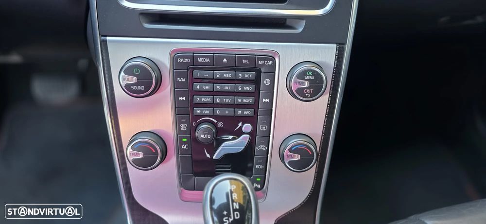 Volvo V60 2.0 D3 VOR Geartronic - 20