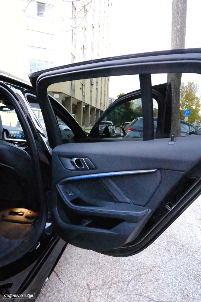BMW 116 d Pack Desportivo M Auto - 26