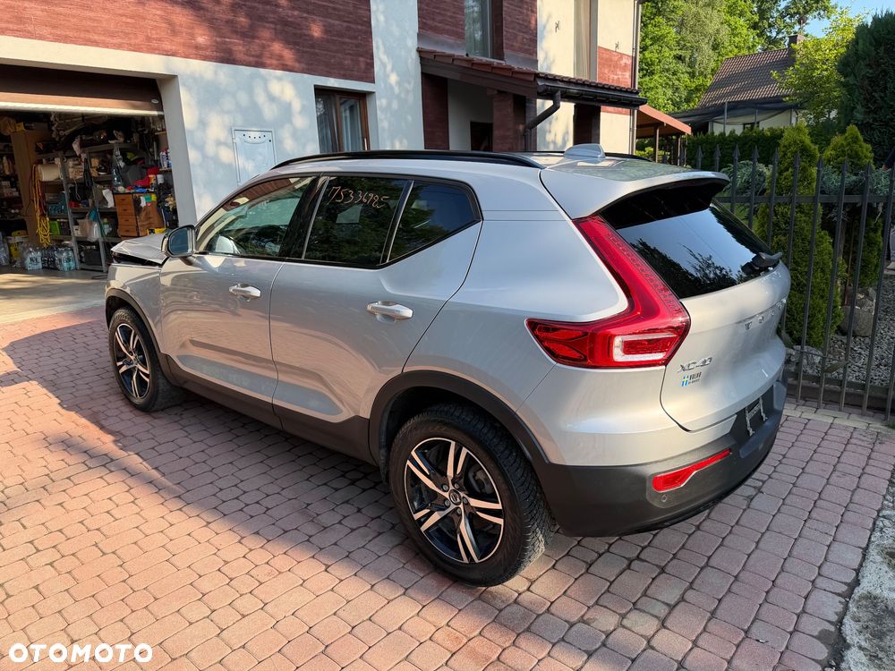 Volvo XC 40 B5 B AWD Ultimate Dark - 8