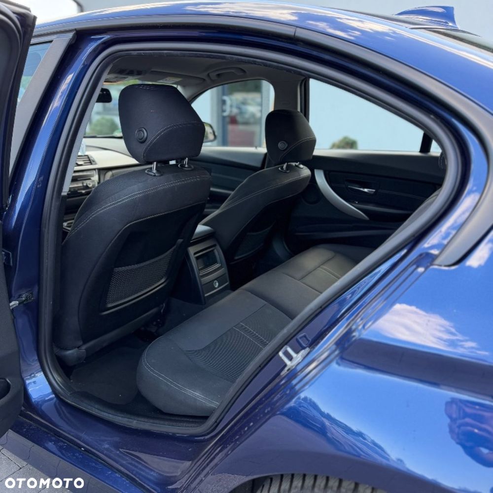 BMW Seria 3 - 16