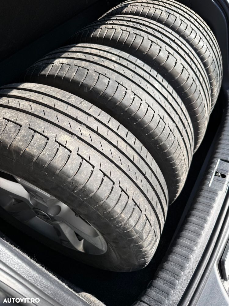 Volkswagen Tiguan - 26