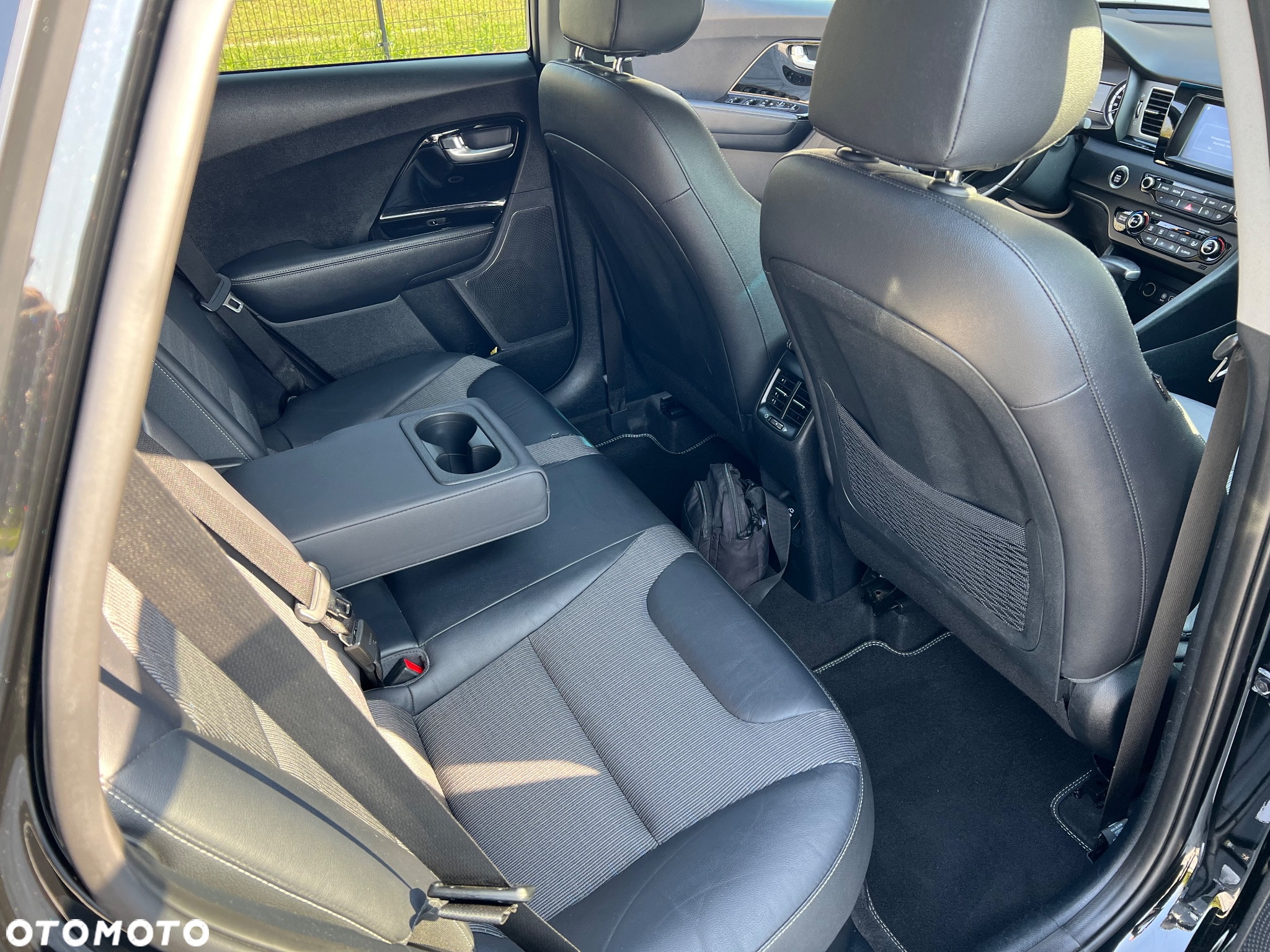 Kia Niro 1.6 GDI Hybrid L Business Line - 12