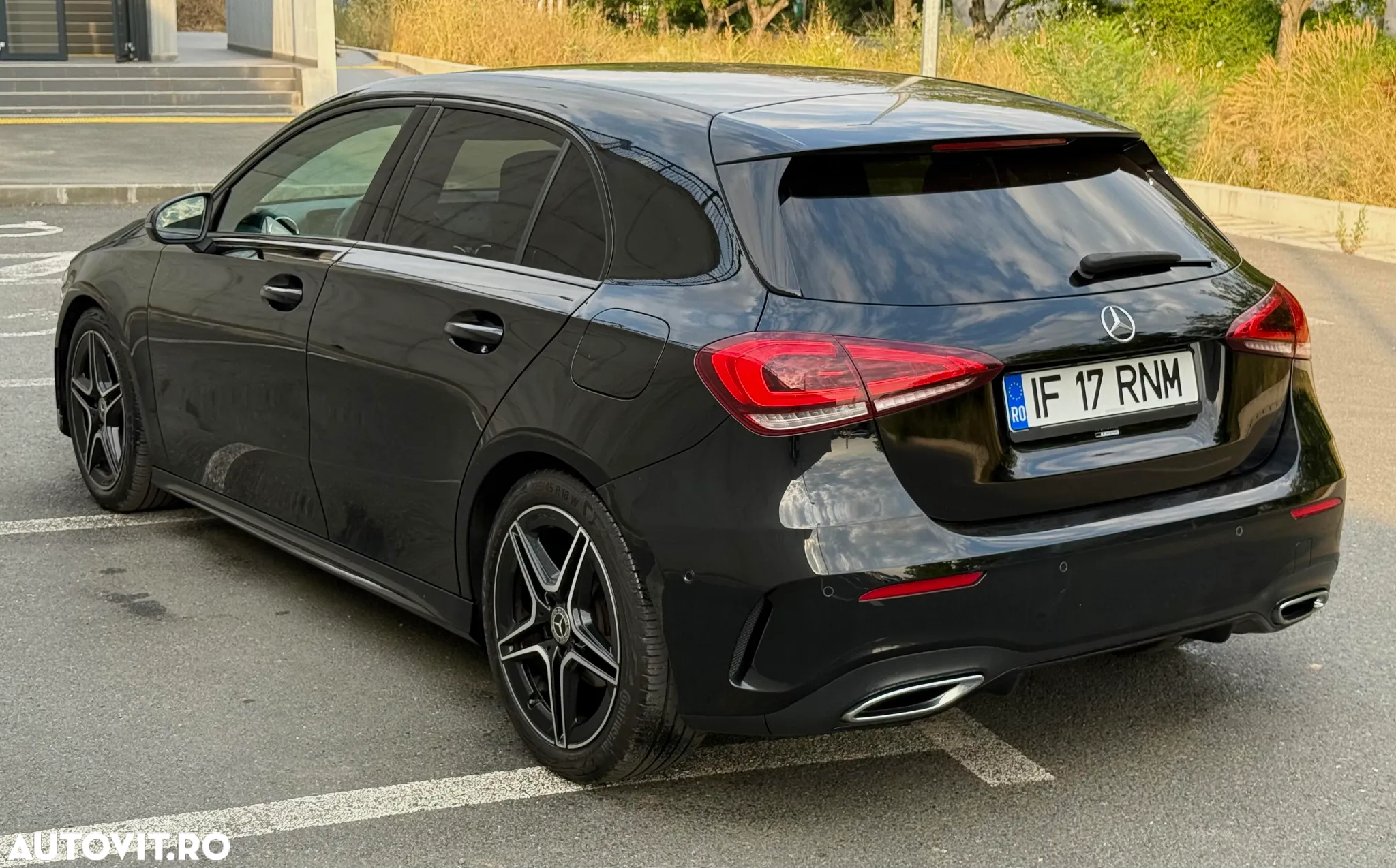 Mercedes-Benz A 180 7G-DCT AMG Line - 4