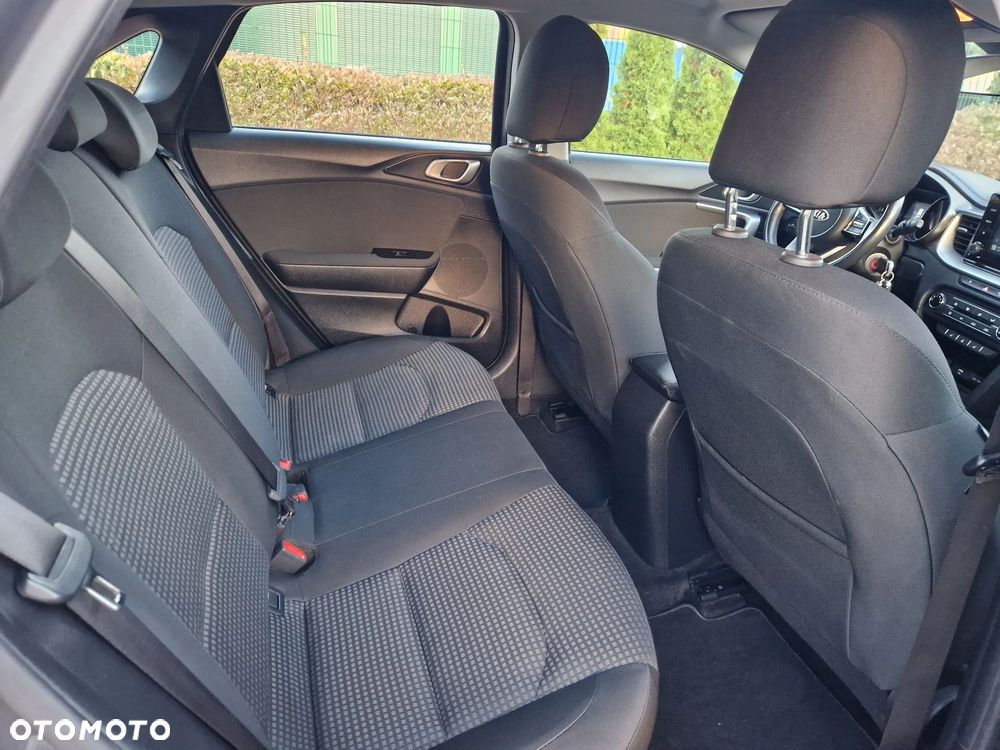 Kia Ceed - 26