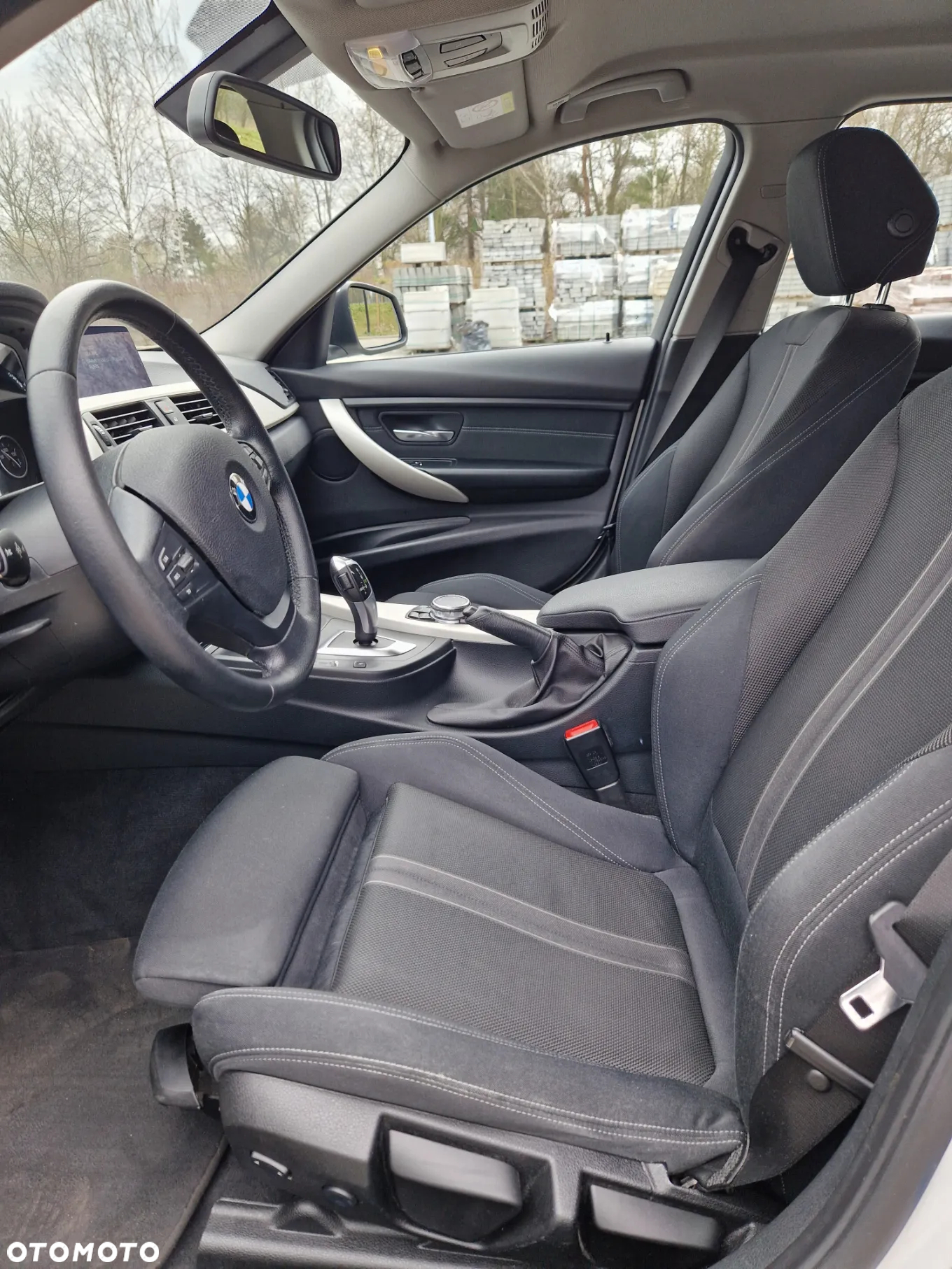 BMW Seria 3 318d Touring Advantage - 33