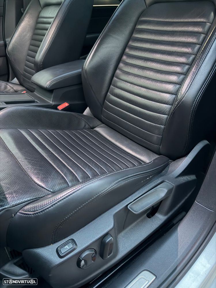 VW Passat Variant 2.0 TDI Highline DSG 4Motion - 16