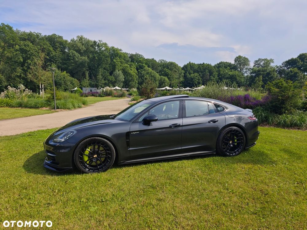 Porsche Panamera 4 E-Hybrid - 2