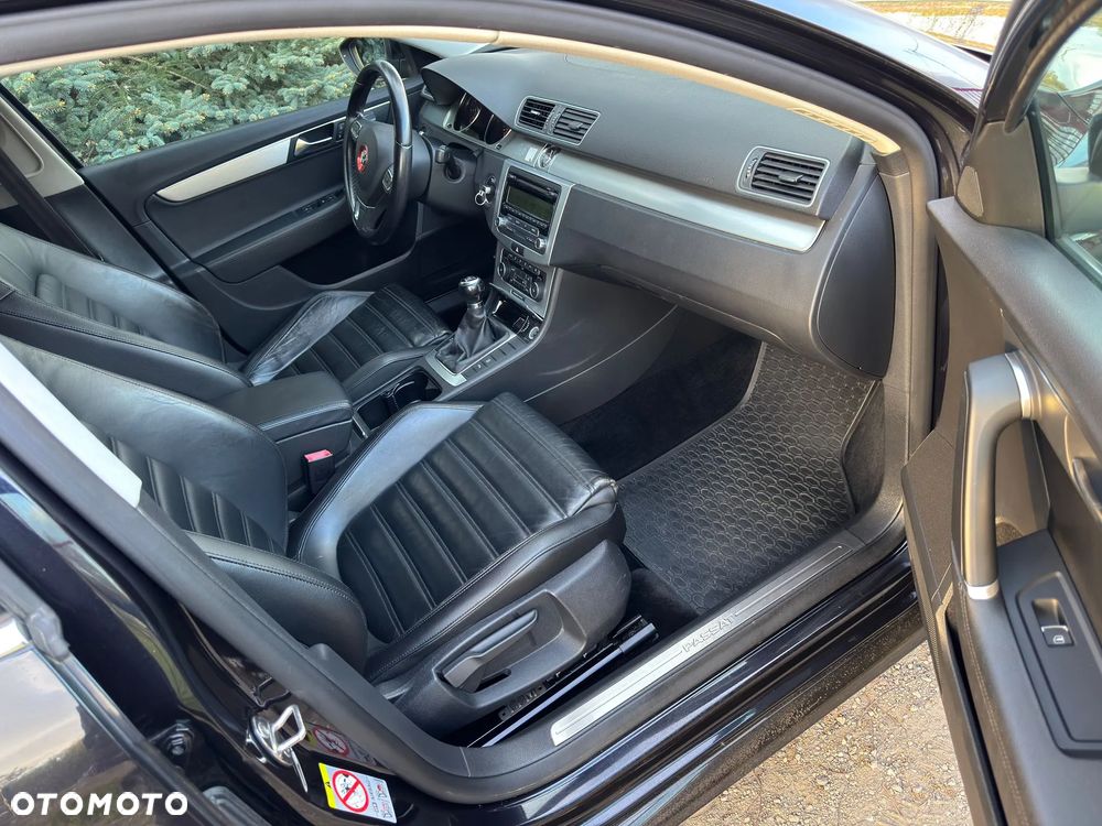 Volkswagen Passat - 10