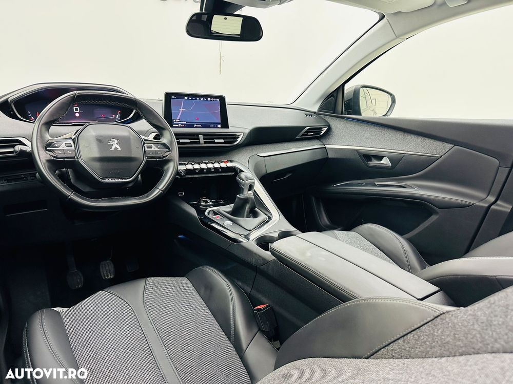 Peugeot 5008 1.2 Puretech Turbo s&s GT-Line - 24