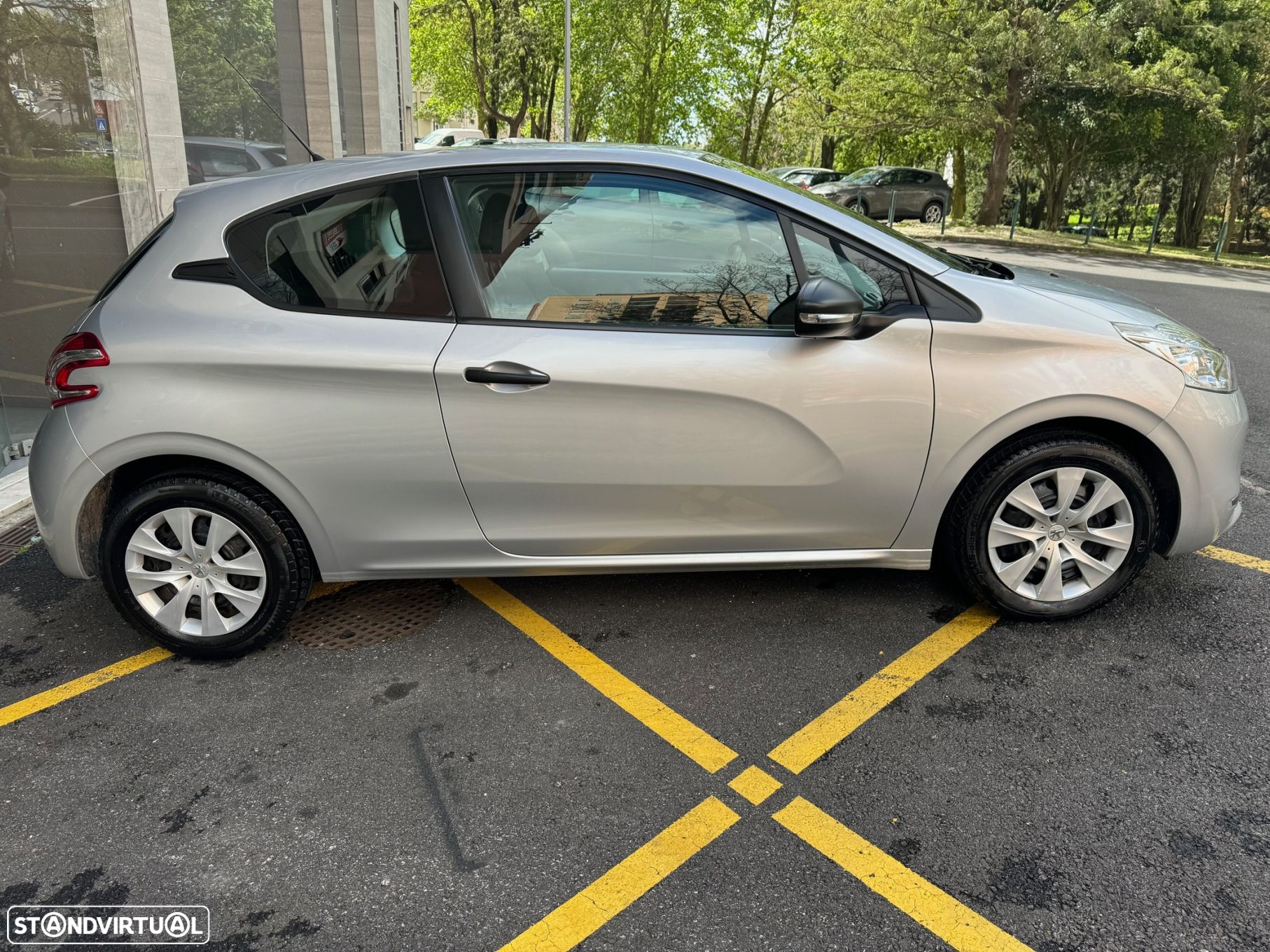 Peugeot 208 1.2 VTi Access - 4