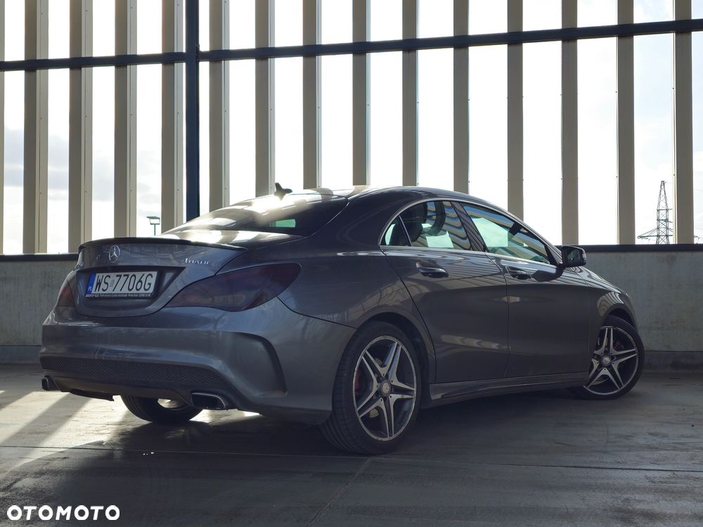 Mercedes-Benz CLA 250 4Matic 7G-DCT AMG Line - 3