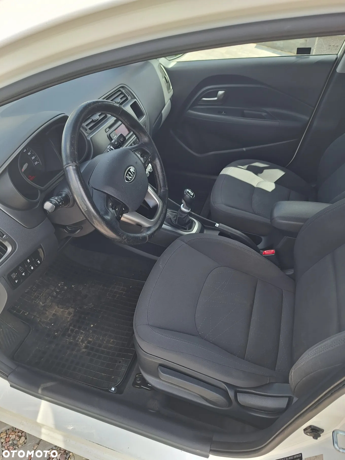 Kia Rio - 6