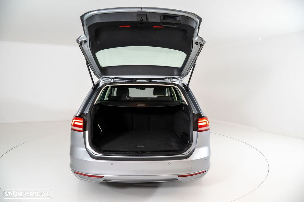 VW Passat Variant 2.0 TDi Confortline DSG - 16