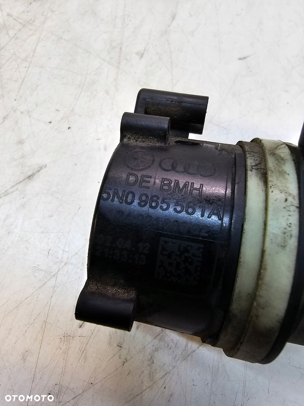 ZAWÓR WODY DODATKOWA POMPA AUDI A4 B8 5N0965561A - 5