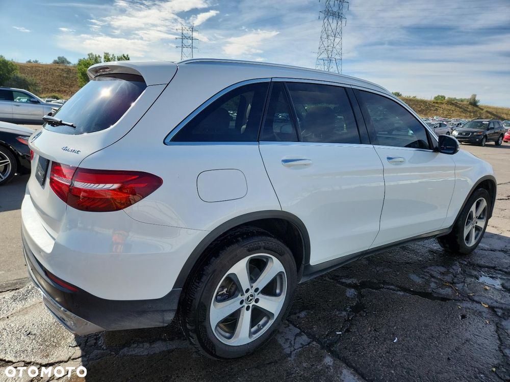 Mercedes-Benz GLC 300 4Matic 9G-TRONIC - 4