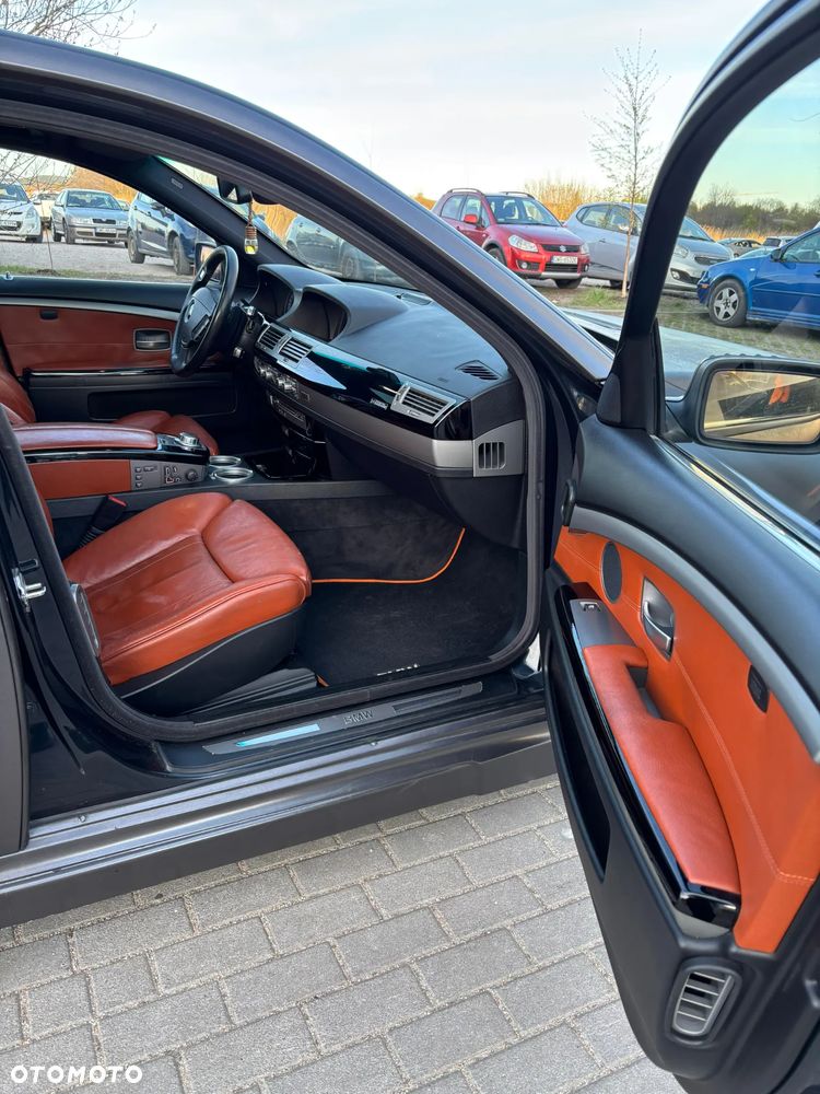 BMW Seria 7 750i - 9