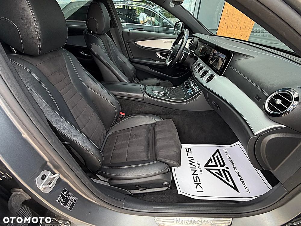Mercedes-Benz Klasa E 300 de 4-Matic AMG - 19