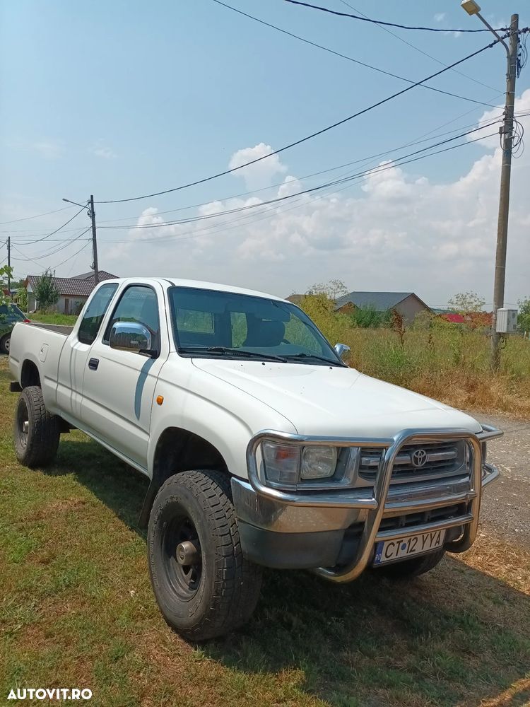 Toyota Hilux - 35