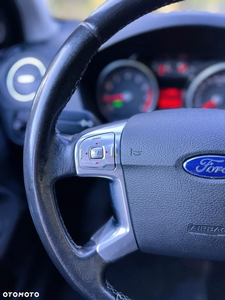 Ford Mondeo - 29