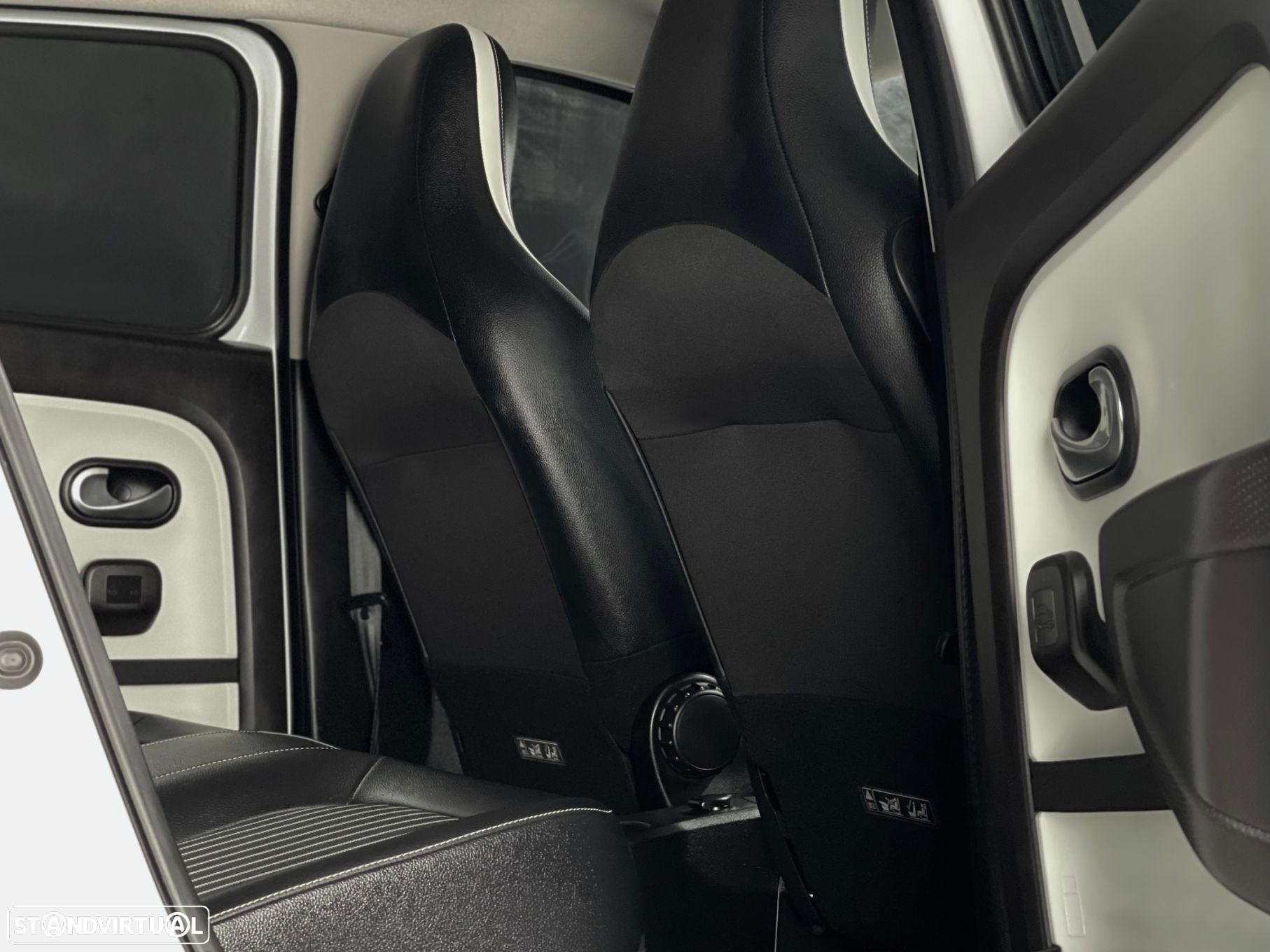 Renault Twingo 1.0 SCe Intens - 10