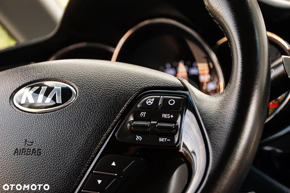 Kia Ceed 1.6 GDI ISG SW Platinum Edition - 28