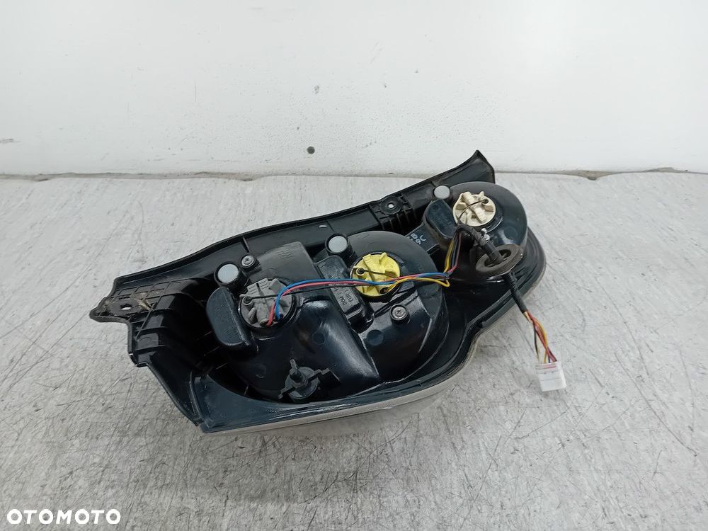 LAMPA TYLNA PRAWA CHEVROLET SPARK II HATCHBACK - 2