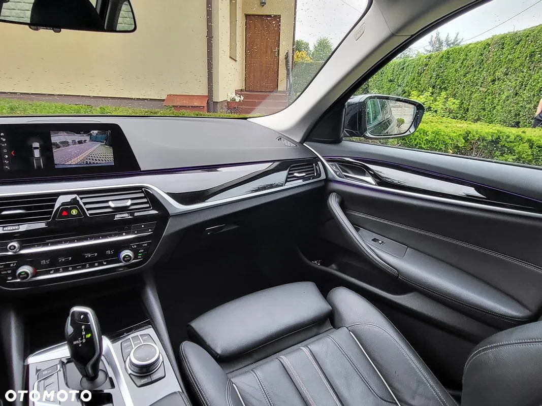 BMW Seria 5 520d Sport Line - 14